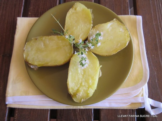 Pollastre fet amb servesa i patates amb pell cuites al microones 006